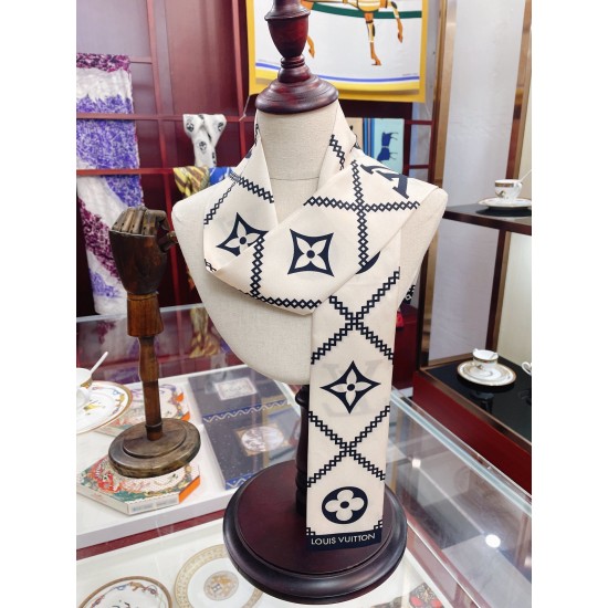 LV Scarf Good Quality