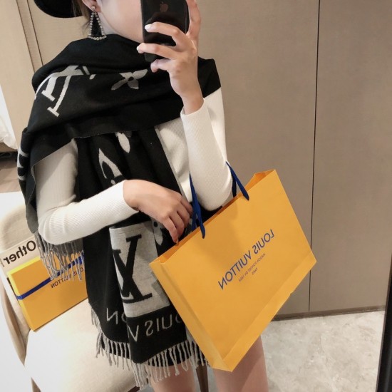 LV Scarf Good Quality