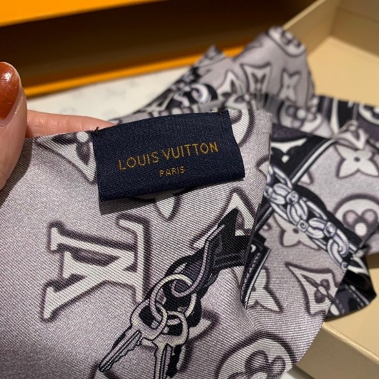 LV Scarf Good Quality