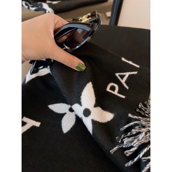 LV Scarf Good Quality