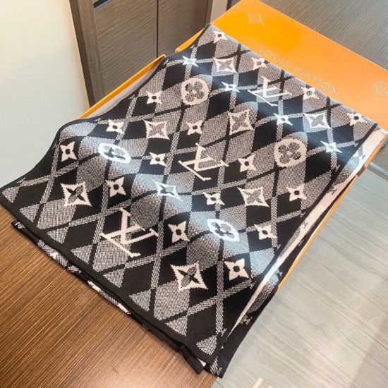 LV Scarf Good Quality