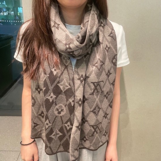 LV Scarf Good Quality