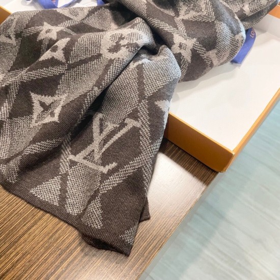 LV Scarf Good Quality