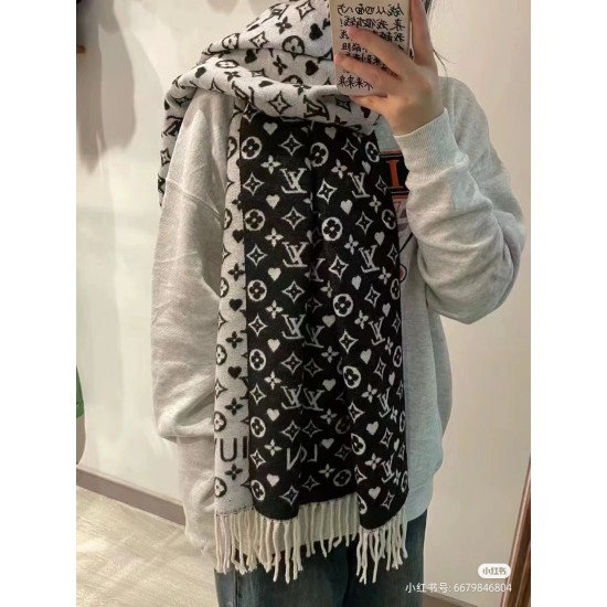 LV Scarf Good Quality