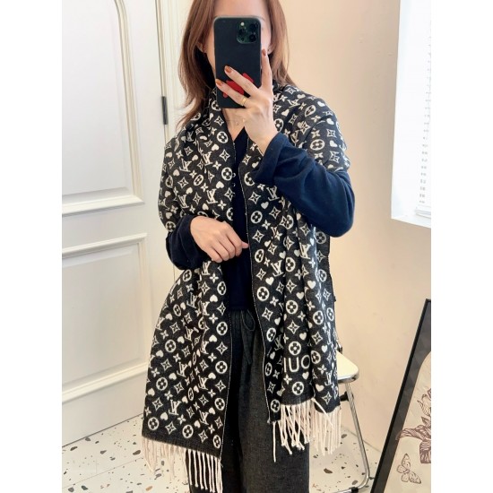 LV Scarf Good Quality