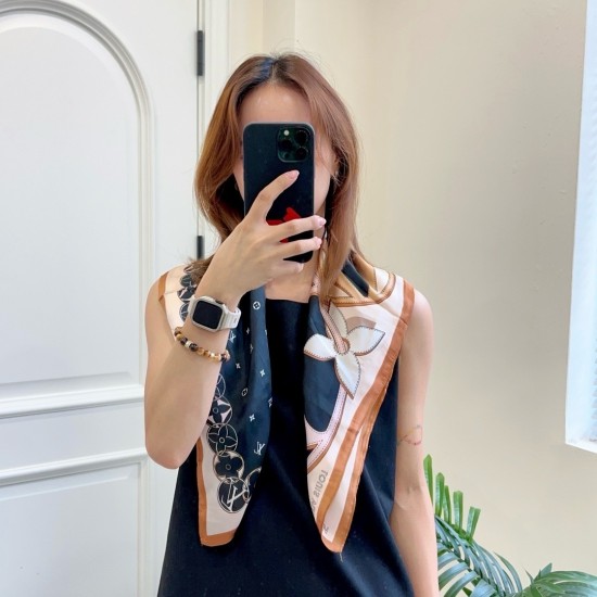 LV Scarf Good Quality