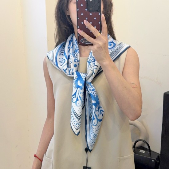 LV Scarf Good Quality