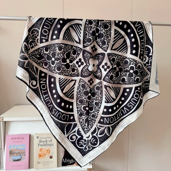 LV Scarf Good Quality