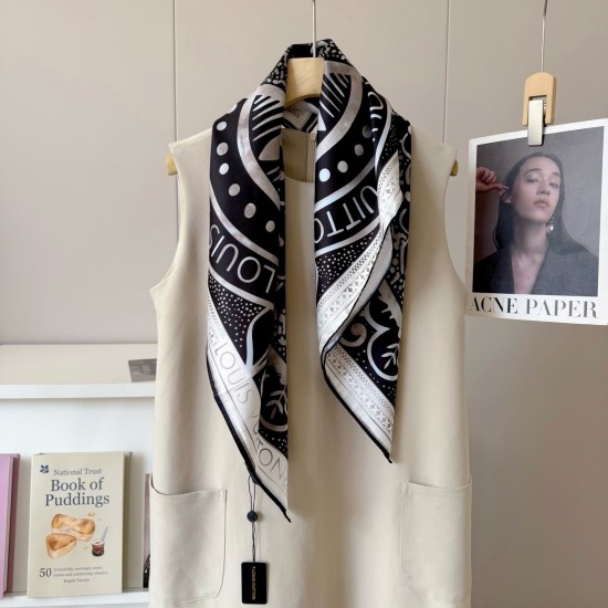 LV Scarf Good Quality