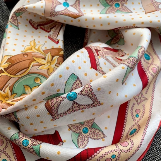 LV Scarf Good Quality