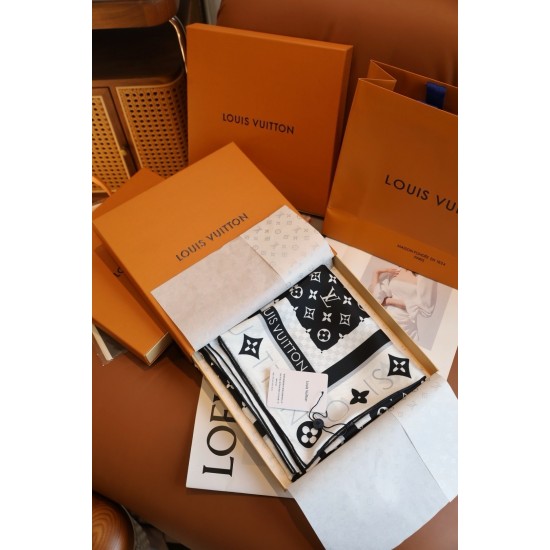 LV Scarf Good Quality