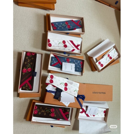 LV Scarf Good Quality