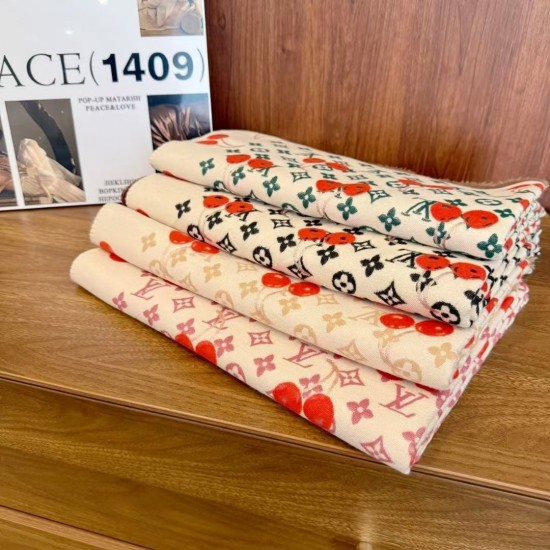 LV Scarf Good Quality