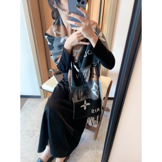 LV Scarf Good Quality