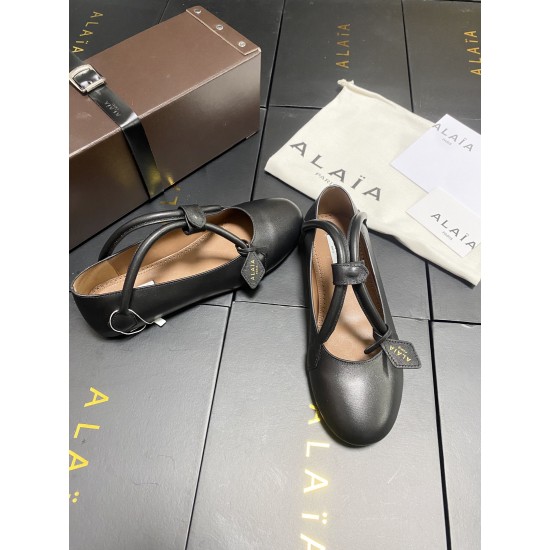 Alaia Shoes Women Top Quality
size 35-41