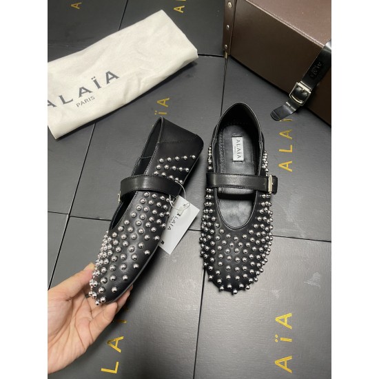 Alaia Shoes Women Top Quality
size 35-41