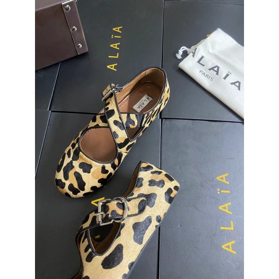 Alaia Shoes Women Top Quality
size 35-41