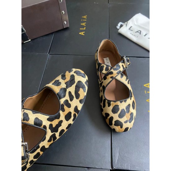Alaia Shoes Women Top Quality
size 35-41
