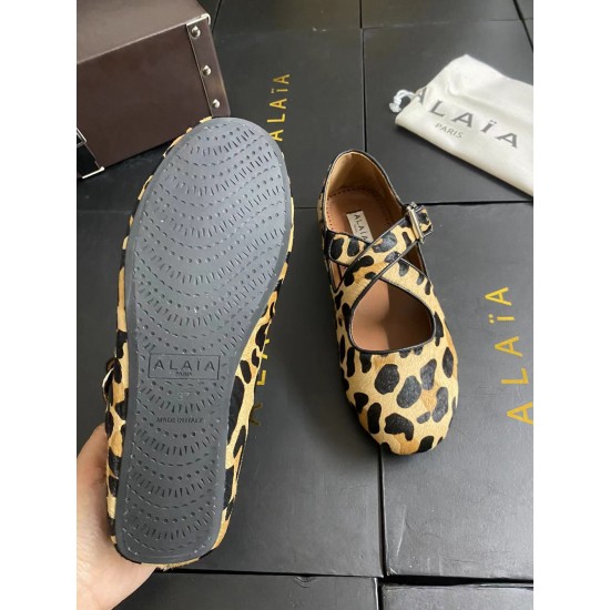 Alaia Shoes Women Top Quality
size 35-41