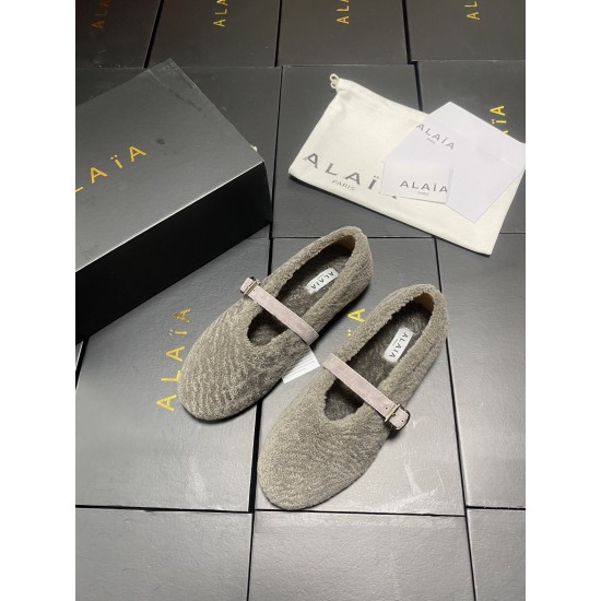 Alaia Shoes Women Top Quality
size 35-41