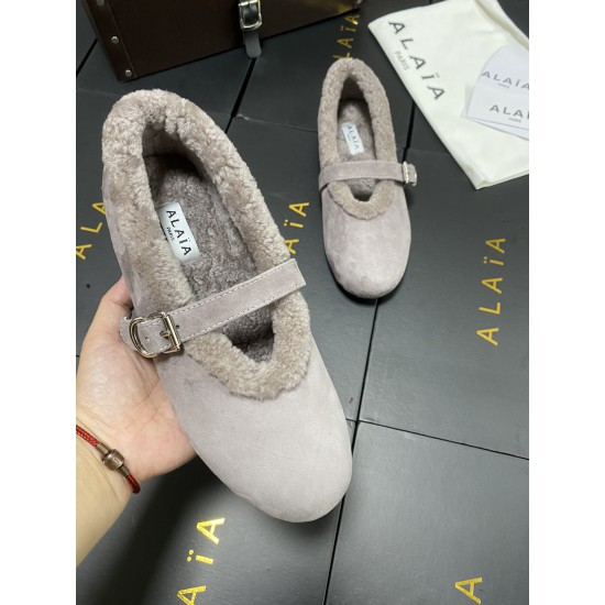 Alaia Shoes Women Top Quality
size 35-41