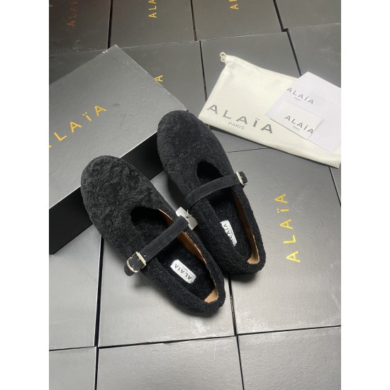 Alaia Shoes Women Top Quality
size 35-41