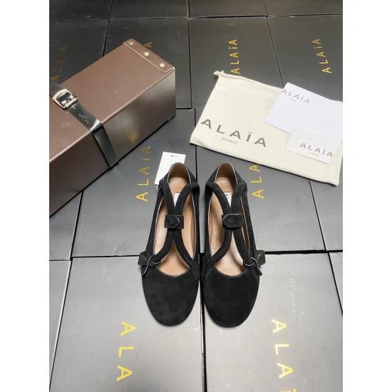 Alaia Shoes Women Top Quality
size 35-41