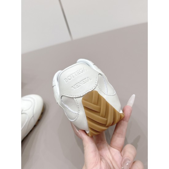 BV Shoes Casual Shoes Best Quality
Women 35-42
Men 39-46
