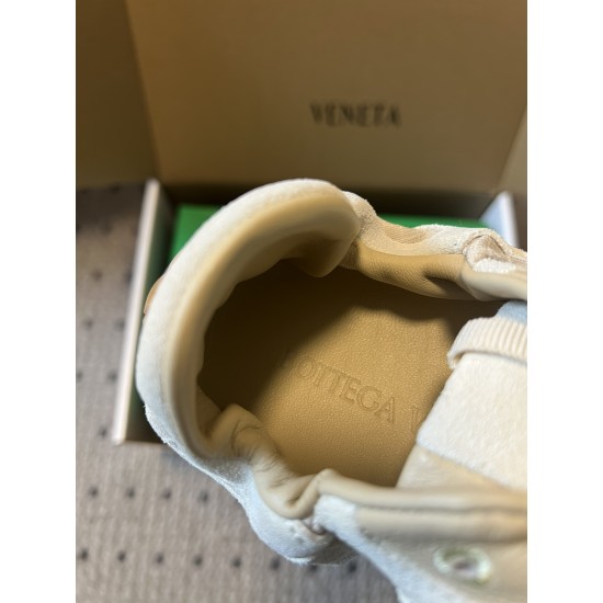 BV Shoes Casual Shoes Best Quality
Women 35-42
Men 39-46
