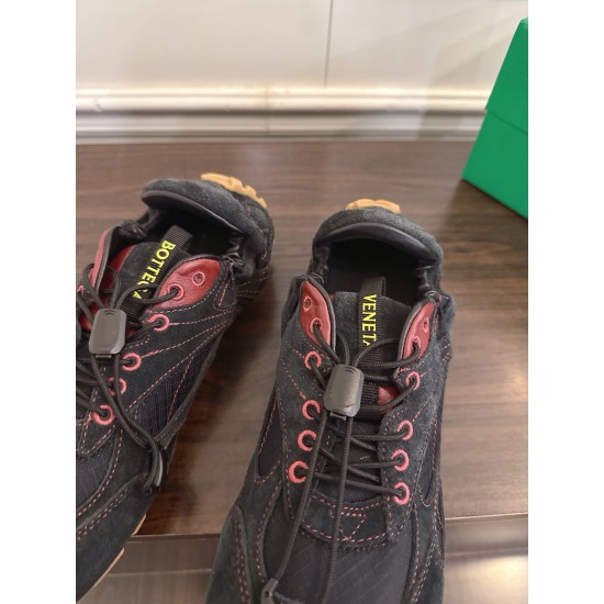 BV Shoes Casual Shoes Best Quality
Women 35-42
Men 39-46
