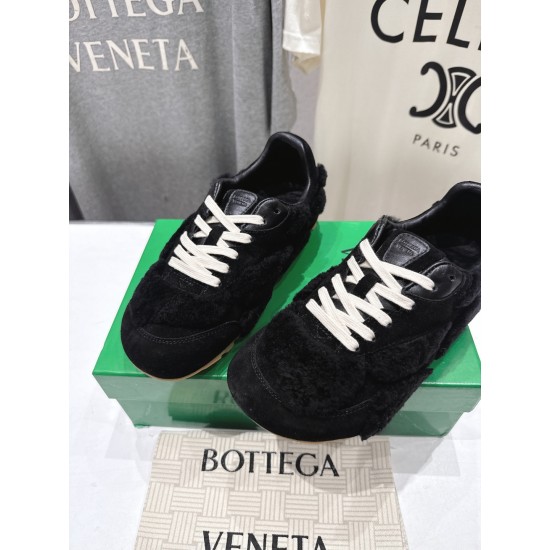 BV Shoes Casual Shoes Best Quality
Women 35-42
Men 39-46

