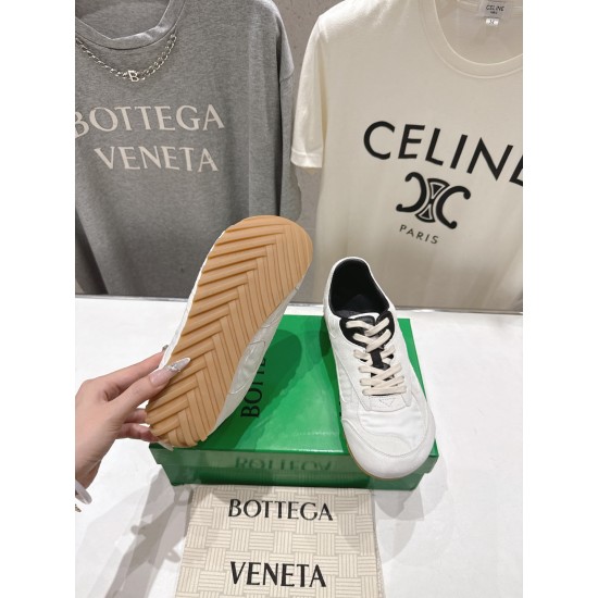 BV Shoes Casual Shoes Best Quality
Women 35-42
Men 39-46
