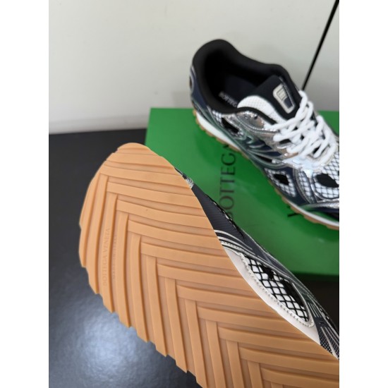 BV Shoes Casual Shoes Best Quality
Women 35-42
Men 39-46
