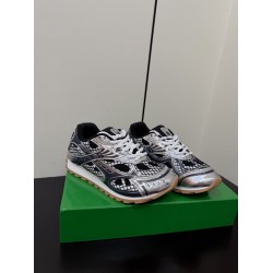 BV Shoes Casual Shoes Best Quality
Women 35-42
Men 39-46
