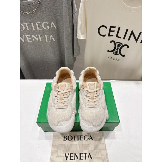 BV Shoes Casual Shoes Best Quality
Women 35-42
Men 39-46
