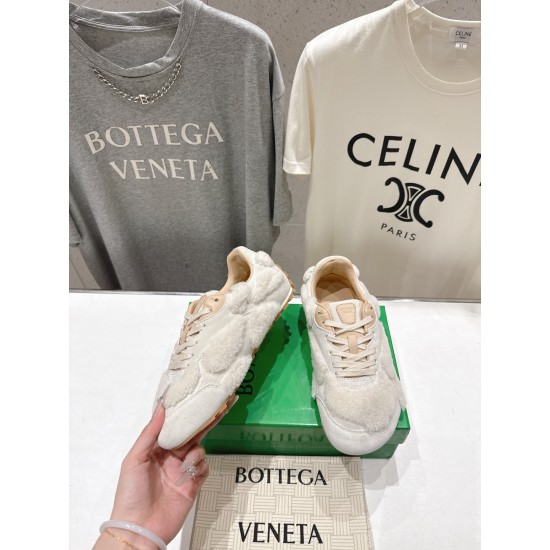 BV Shoes Casual Shoes Best Quality
Women 35-42
Men 39-46
