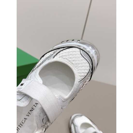 BV Shoes Casual Shoes Best Quality
Women 35-42
Men 39-46
