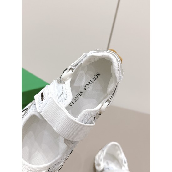 BV Shoes Casual Shoes Best Quality
Women 35-42
Men 39-46
