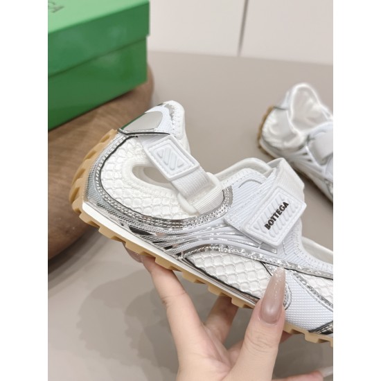 BV Shoes Casual Shoes Best Quality
Women 35-42
Men 39-46
