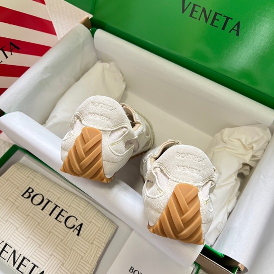 BV Shoes Casual Shoes Best Quality
Women 35-42
Men 39-46
