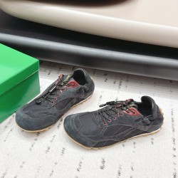 BV Shoes Casual Shoes Best Quality
Women 35-42
Men 39-46
