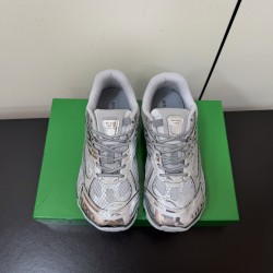 BV Shoes Casual Shoes Best Quality
Women 35-42
Men 39-46
