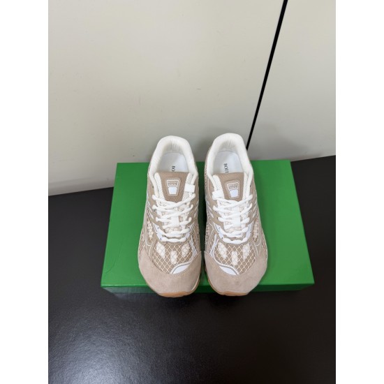 BV Shoes Casual Shoes Best Quality
Women 35-42
Men 39-46
