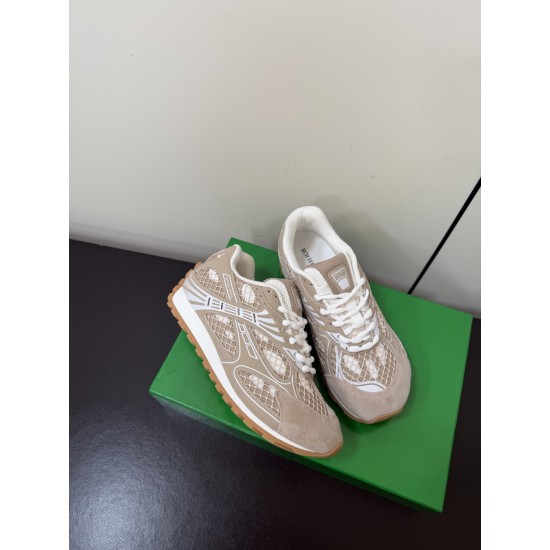 BV Shoes Casual Shoes Best Quality
Women 35-42
Men 39-46
