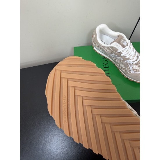 BV Shoes Casual Shoes Best Quality
Women 35-42
Men 39-46
