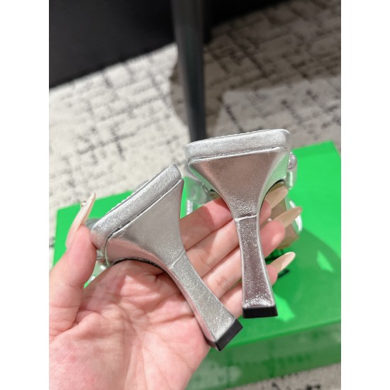 BV Slippers Shoes Best Quality
Women 35-42
