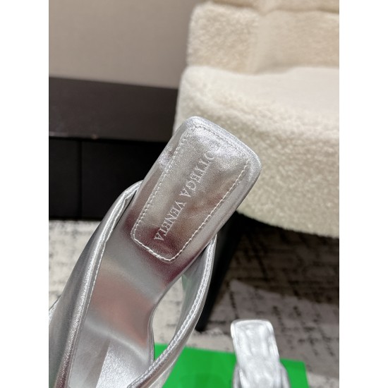 BV Slippers Shoes Best Quality
Women 35-42
