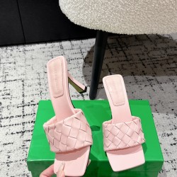 BV Slippers Shoes Best Quality
Women 35-42
