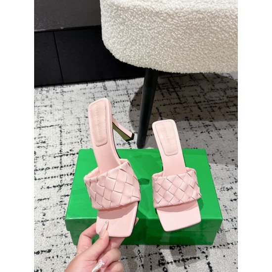 BV Slippers Shoes Best Quality
Women 35-42
