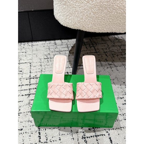 BV Slippers Shoes Best Quality
Women 35-42
